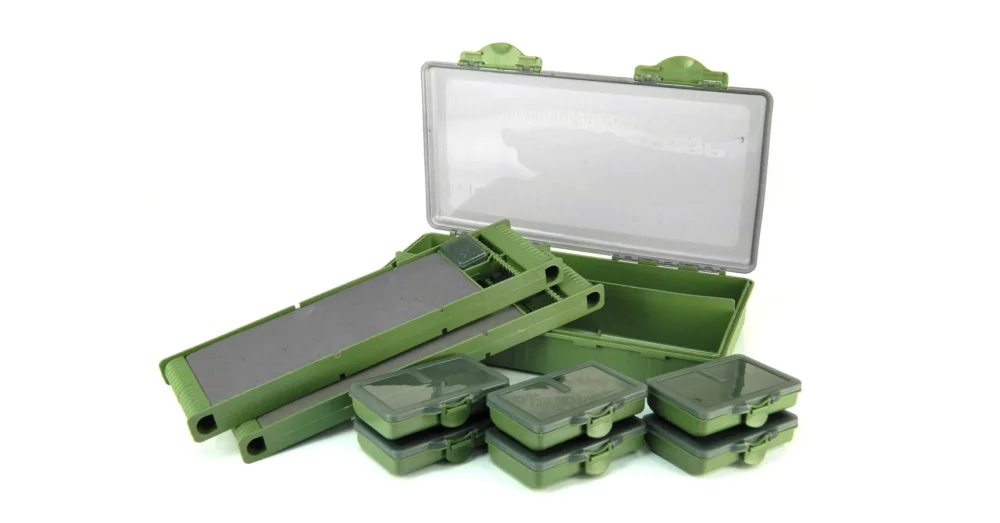 CARP ACADEMY ELŐKETARTÓ CARP BOX 35x18CM Expressz kézbesítés